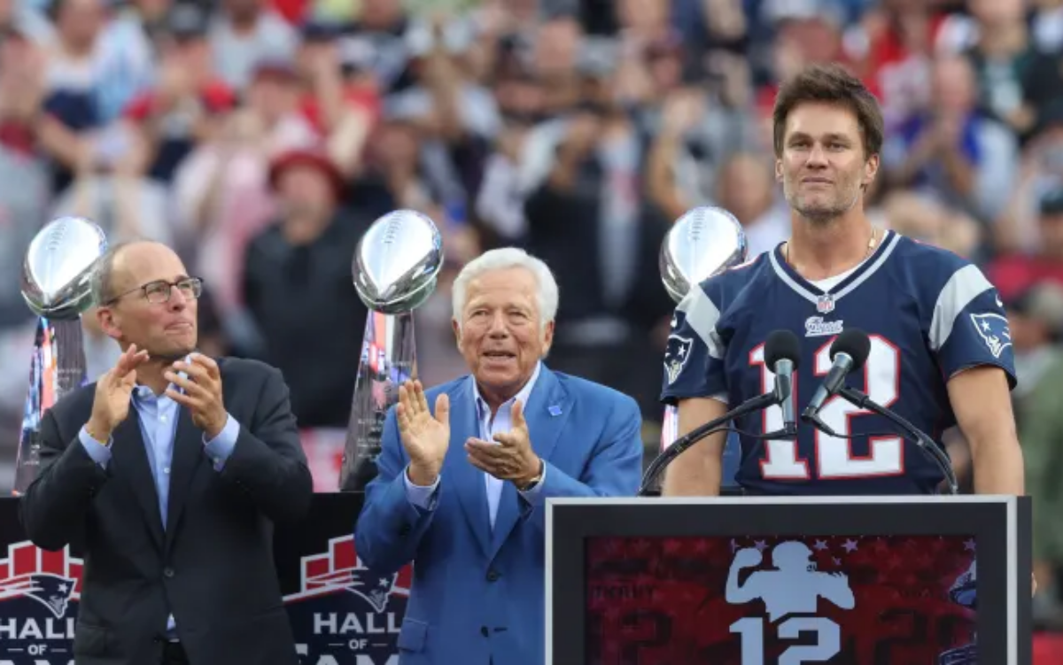 Patriots owner Robert Kraft seriously regretting that Tom Brady ...